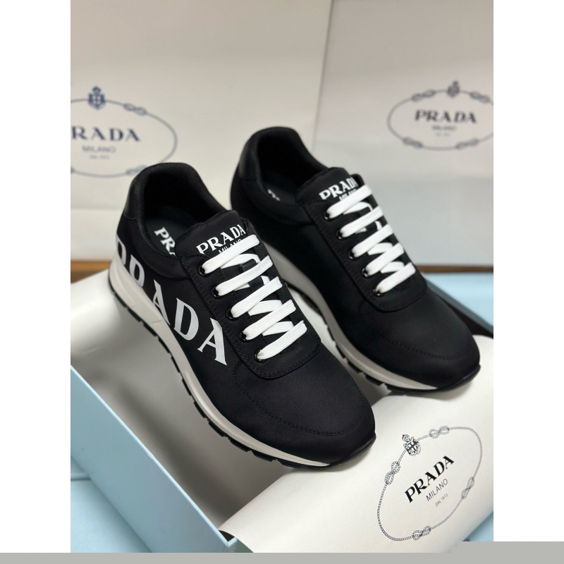 Pra*a casual shoes